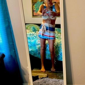 Brand new never worn size medium too big for me But from chic me